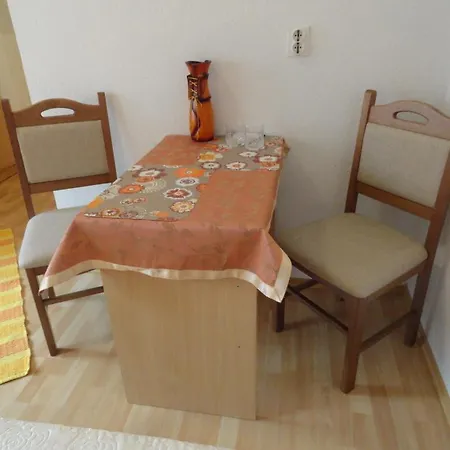 Pansion Isa بيت ضيافة 3*